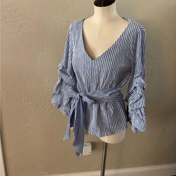 White House Black Market Seersucker Top with Tie Waist Sz 12 - Picture 9 of 14